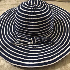 Kim Rogers beach hat